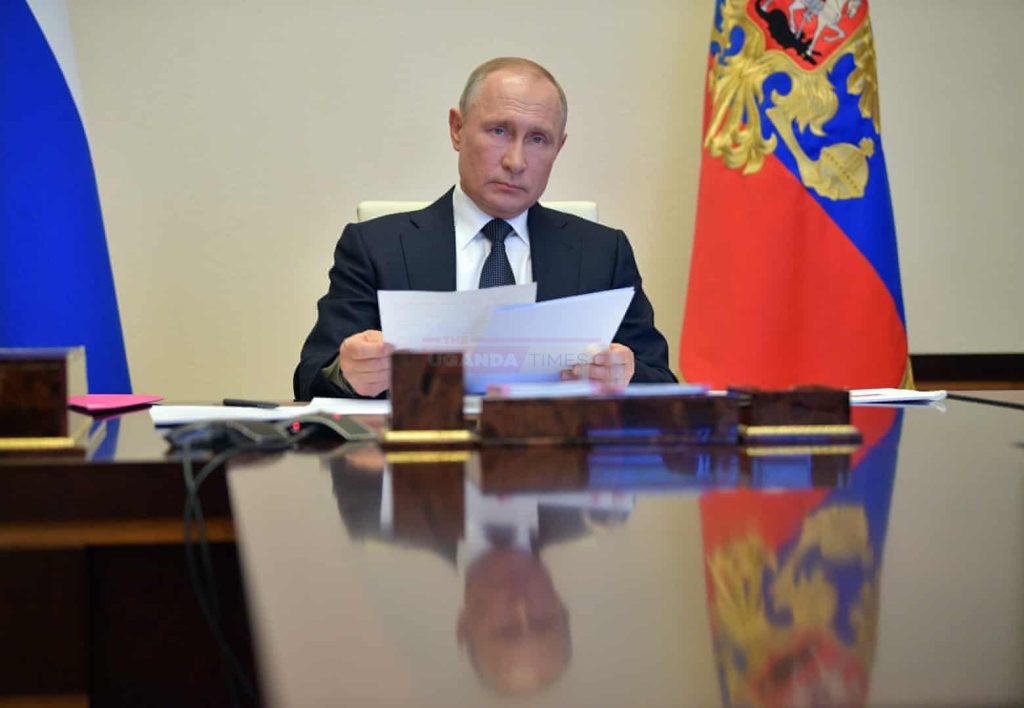 Russia extends lockdown
