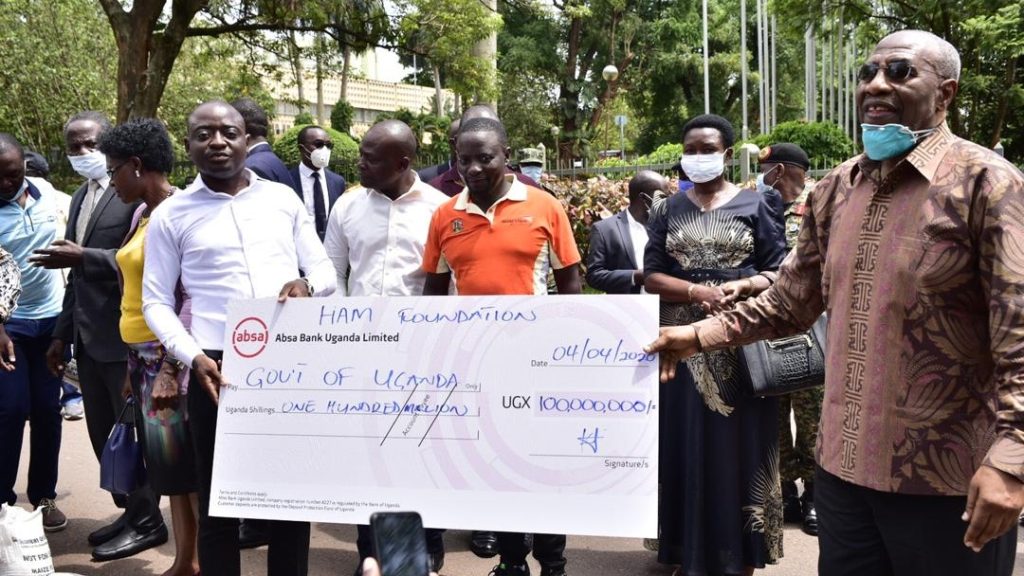 City Tycoon Hamis Kiggundu donates 100 million Ugx Cash to the government for food relief distribution program