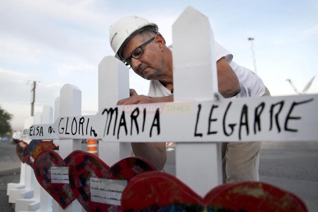 Illinois man who put crosses at sites of mass shootings dies